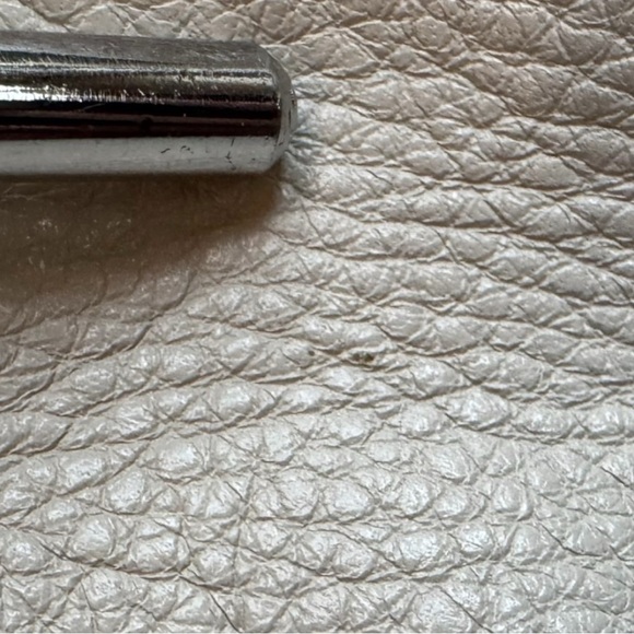 MICHAEL Michael Kors Cream White Pebbled Leather Shoulder Bag - Picture 16 of 16